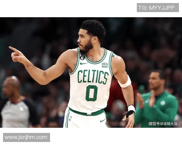 霍勒迪生断对手 助塔图姆快攻得分