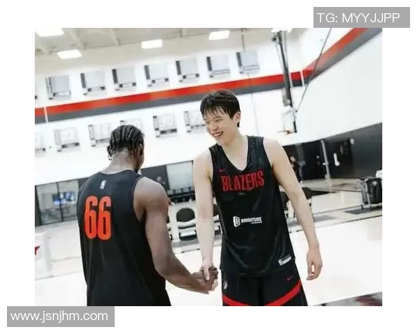 开拓者媒体人：球队16顺位选了杨瀚森又不用 拿成绩你选他干嘛？